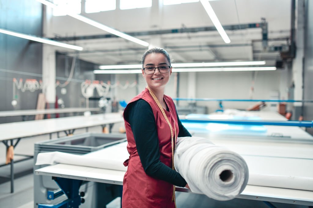 how-to-find-clothing-manufacturer