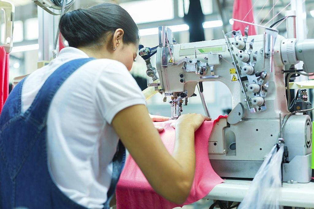 how-to-find-clothing-manufacturer
